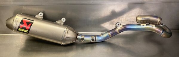 Alternative view of akrapovic uitlaat ktm/husqvarna/gasgas 250/350 '19-'22 gebruikt